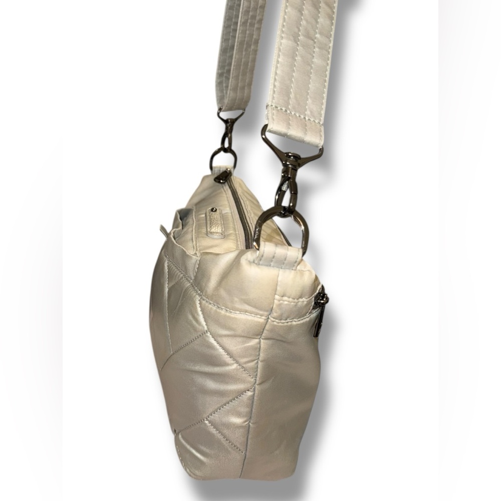 🤍Lug Flare 2 Crossbody bag with 2 straps Silver Quilted RFID - Picture 6 of 15